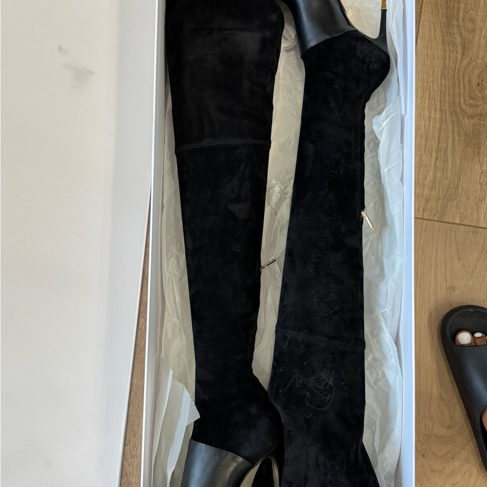Balmain Elegant Black Over-the-Knee Boots. Worn a handful of time